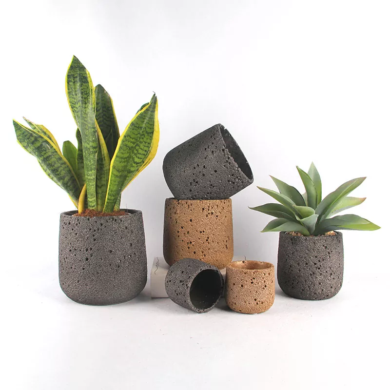 Класически каменинови саксии