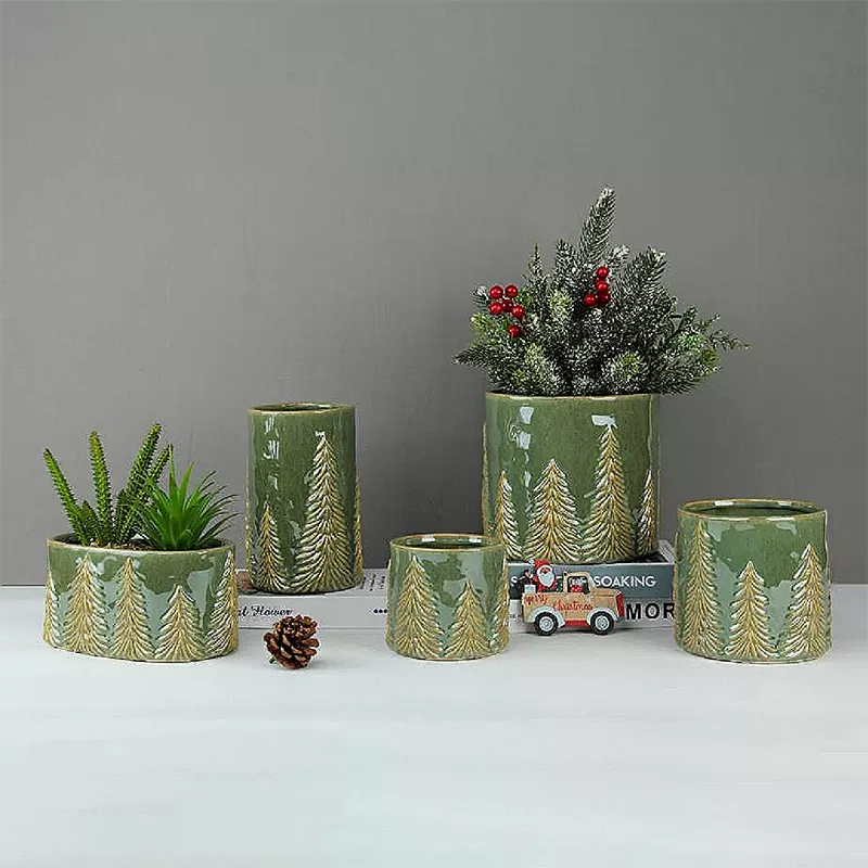 Релефна ваза за коледен бор