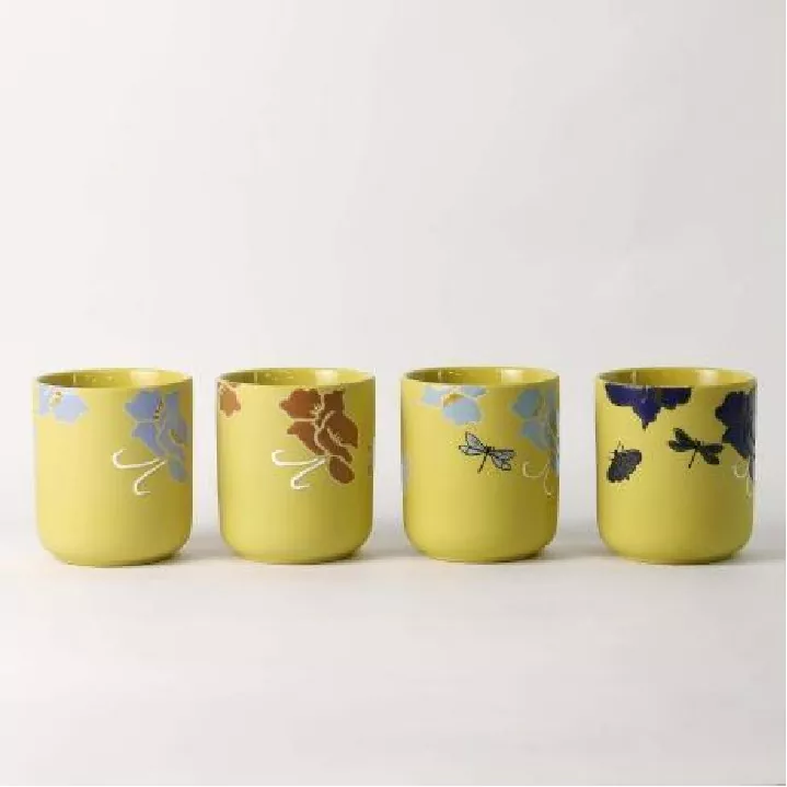 Цветен шепот, ръчно рисуван арт свещник