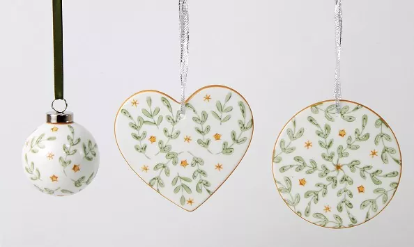 Уникална ръчно изработена керамична украса за елха